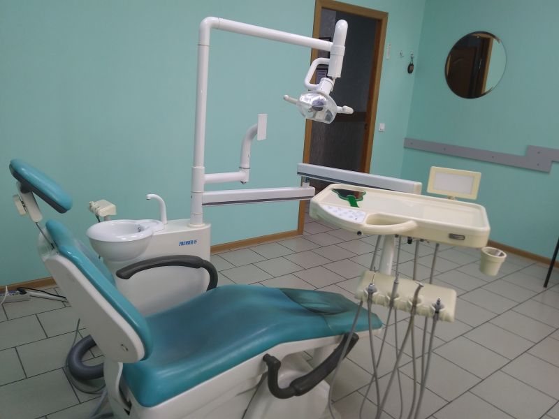 Продам установку стоматологическую PREMIER 05