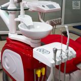 Стоматологическая установка Mercury 4800I (нижняя подача) с гидроблоком под цвет креста пациента (красный и голубой).